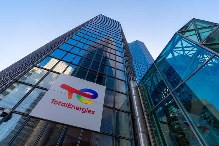 TotalEnergies nears deal to buy Texas natural gas power plans – Bloomberg (NYSE:TTE)