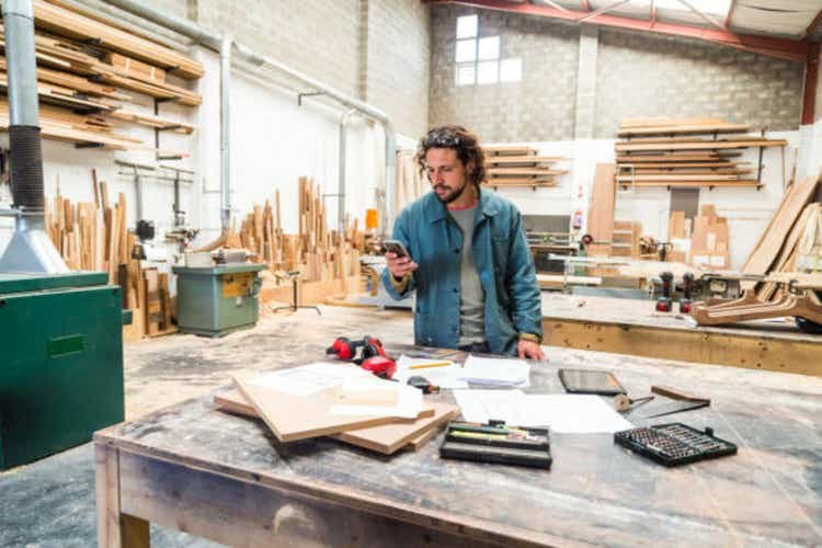 Tariffs crush U.S. small businesses as costs soar, options dwindle: WSJ a