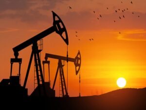 Baker Hughes total rig count falls to 543 from 552 last week